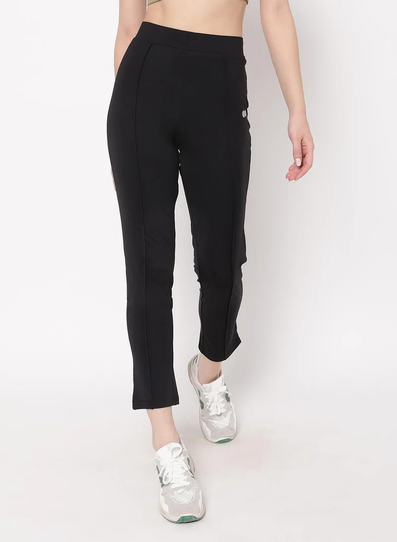كلوفيا Snug Fit High-Rise Active Straight Pants in Black